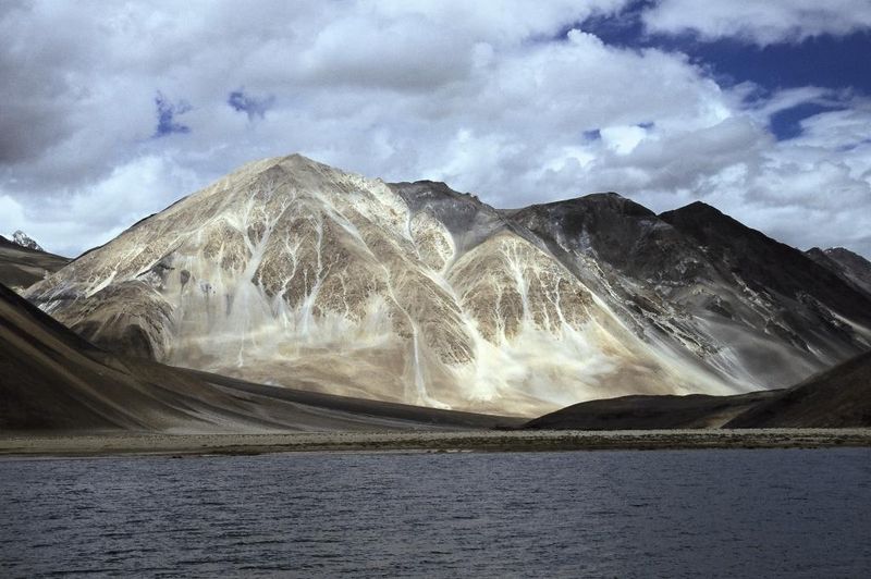 Soubor:Pangong Tso lake.jpg