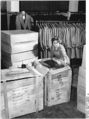 Bundesarchiv Bild 183-51914-0001, VEB Bekleidungswerk erfüllte seinen Produktionsplan.jpg