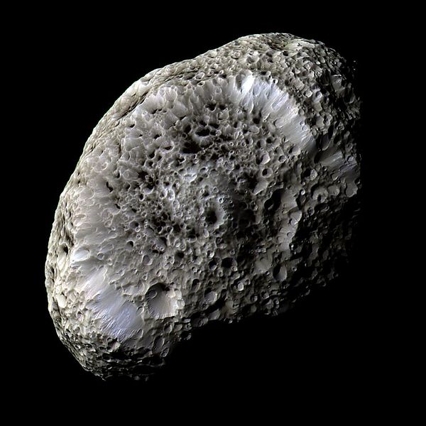 Soubor:Hyperion PIA07740.jpg