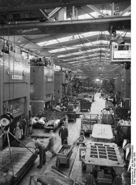 Soubor:Bundesarchiv B 145 Bild-F003554-0003, Sindelfingen, Mercedes Autowerk.jpg