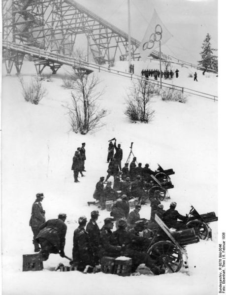 Soubor:Bundesarchiv R 8076 Bild-0046, Olympische Winterspiele, Eröffnung.jpg