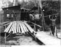 Bundesarchiv Bild 183-56906-0006, Erdölförderung im Fallstein.jpg