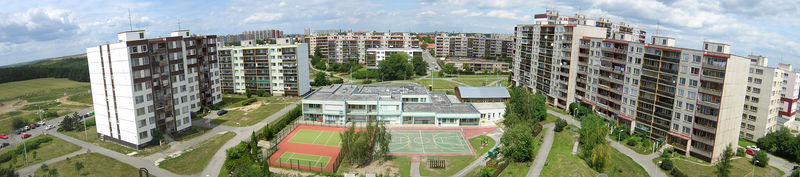 Soubor:Housing estate Pisnice Prague.jpg