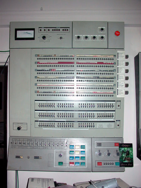 Soubor:IBM360-65-1.corestore.jpg