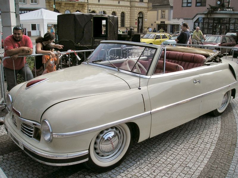 Soubor:Tatra 600 Kabriolet Sodomka.JPG