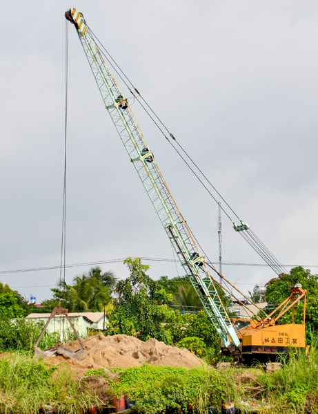 Soubor:Hitachi U106AL crawler crane.jpg