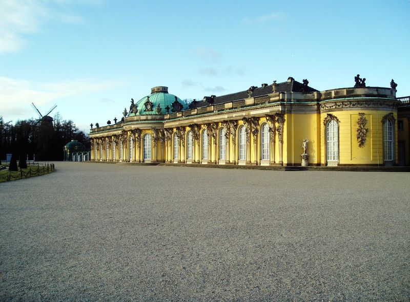 Soubor:Ostteil Sanssouci.jpg