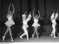 Bundesarchiv B 145 Bild-F002032-0003, Kinderballett.jpg