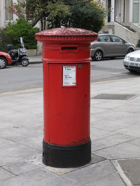 Soubor:"Anonymous" (Victorian) postbox, Belsize Grove, NW3 - geograph.org.uk - 762260.jpg