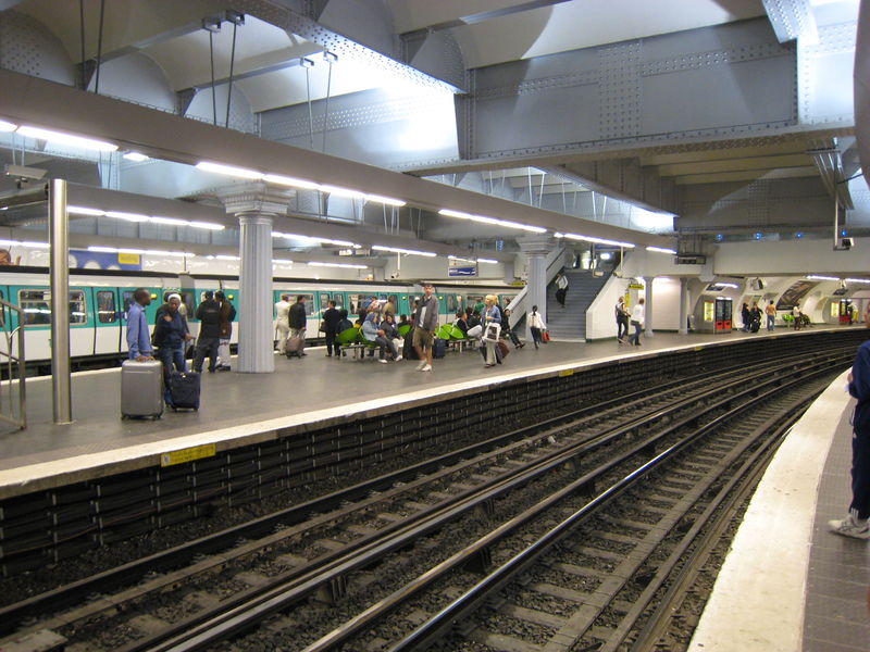 Soubor:Gare de lest metro.JPG