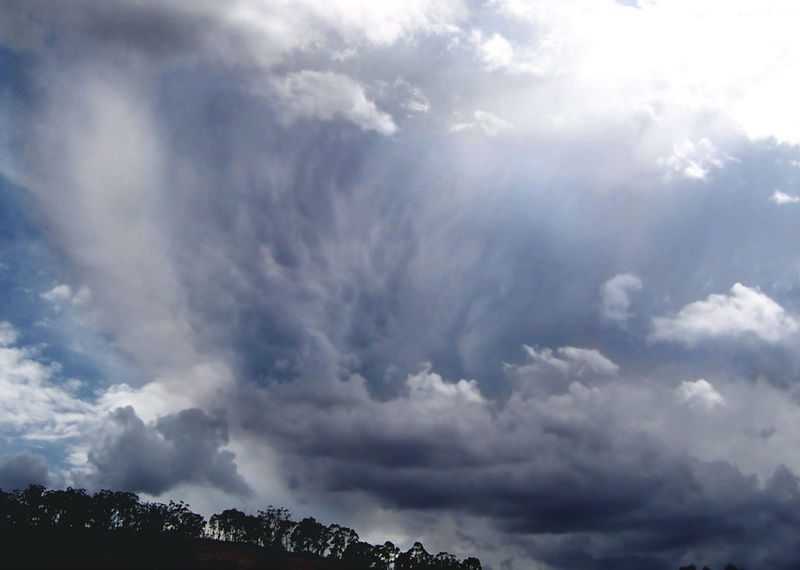 Soubor:Stormy skies.jpg