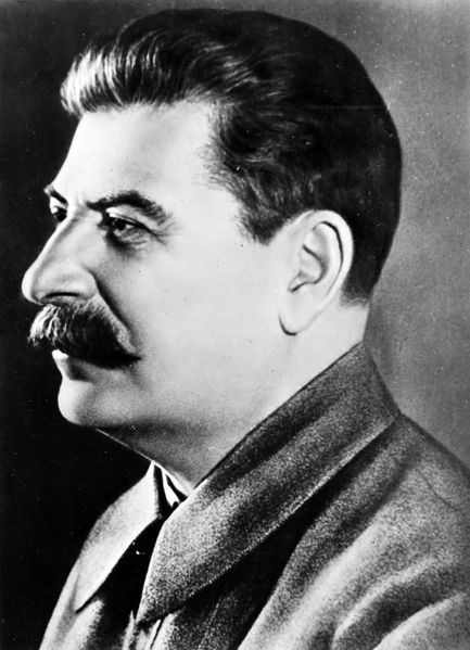 Soubor:JStalin Secretary general CCCP 1942 flipped.jpg