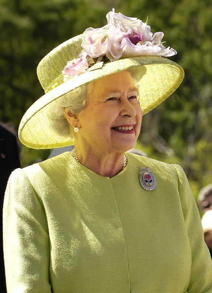 Soubor:Elizabeth II greets NASA GSFC employees, May 8, 2007.jpg