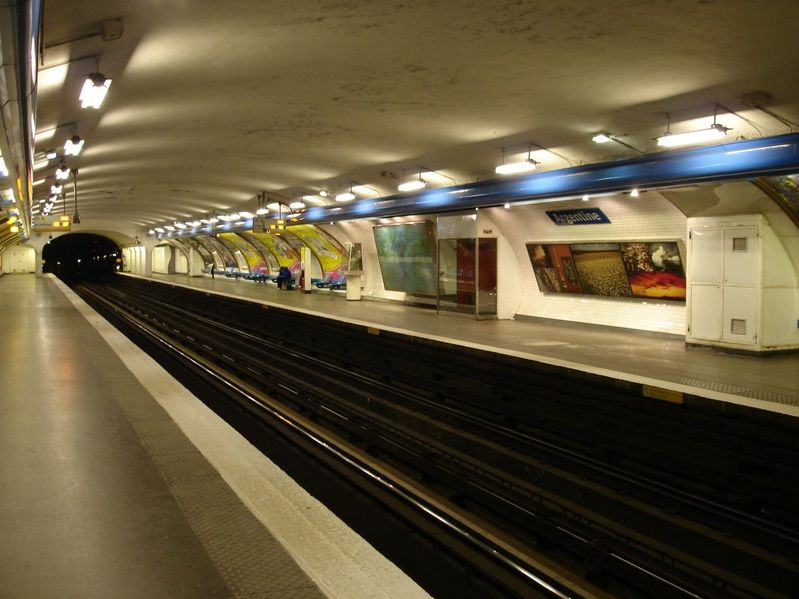 Soubor:Metro-Paris-Ligne-1-station Argentine 01.jpg