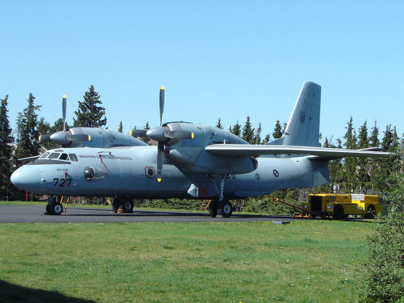 Soubor:Croatian AN-32B Ruzyne.jpg