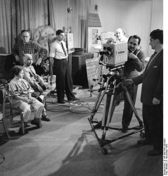 Soubor:Bundesarchiv B 145 Bild-F001106-0001, Köln, WDR Fernsehstudio.jpg