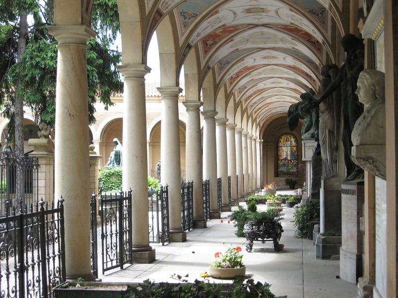 Soubor:Vysehrad hrbitov cemetary.jpg