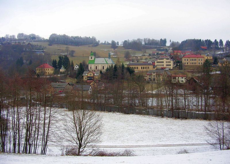 Soubor:Loukov od Bystré zblízka.jpg