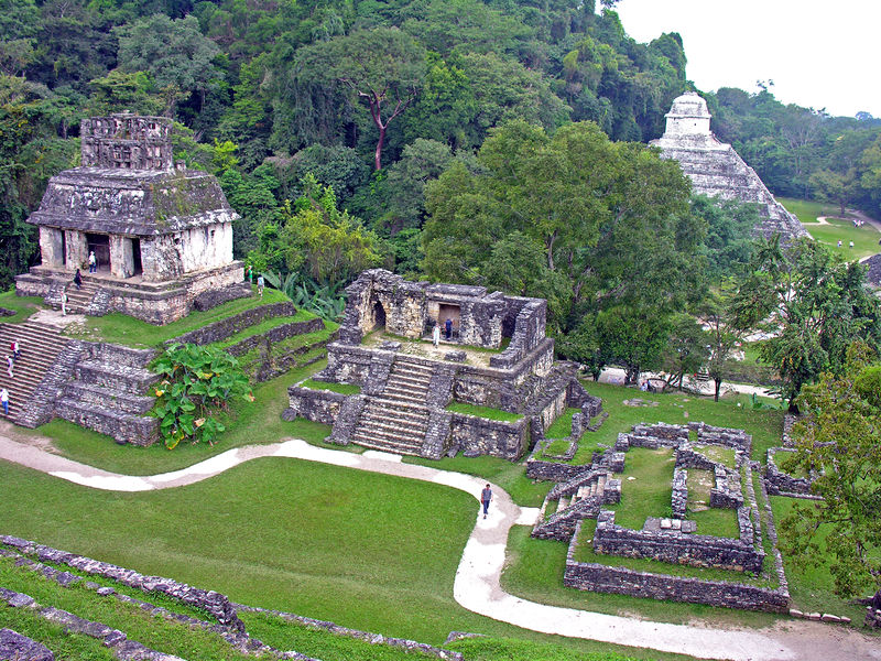 Soubor:Mexico-2671-Palenque Temples-DJFlickr.jpg