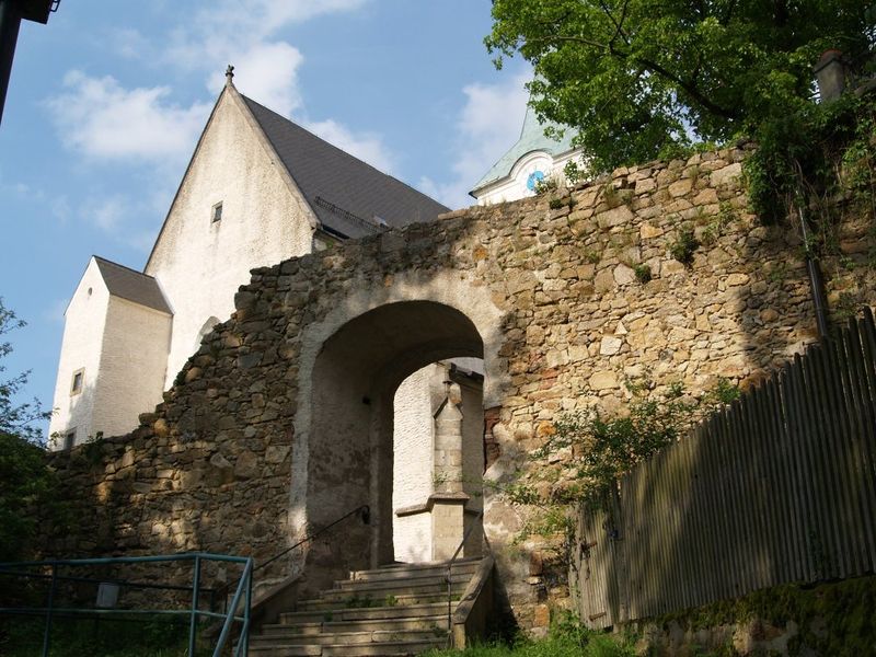 Soubor:Weitra stadtmauer.jpg