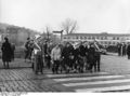 Bundesarchiv B 145 Bild-F003255-0003, Bonn, Schülerlotsen.jpg