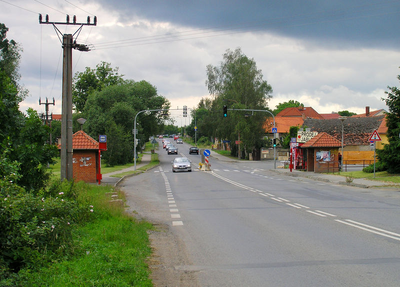 Soubor:Jesenice, Kocanda, Pražská str.jpg