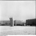 Bundesarchiv B 145 Bild-F001298-0004, Berlin, Flughafen Tempelhof.jpg