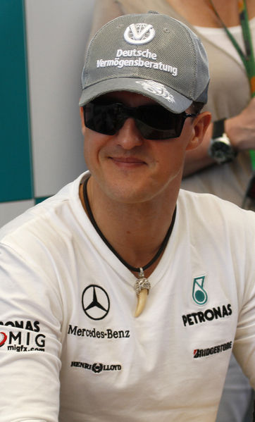 Soubor:Michael Schumacher 2010 Malaysia.jpg