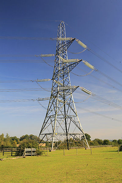 Soubor:400 KV supergrid pylon near M27 Jn 2 - geograph.org.uk - 242122.jpg