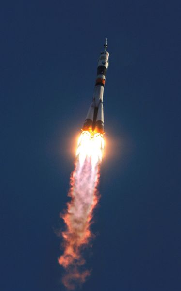 Soubor:Iss-expedition 13-launch.jpg