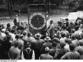 Bundesarchiv B 145 Bild-F004492-0004, Kirschenversteigerung an der Mosel.jpg