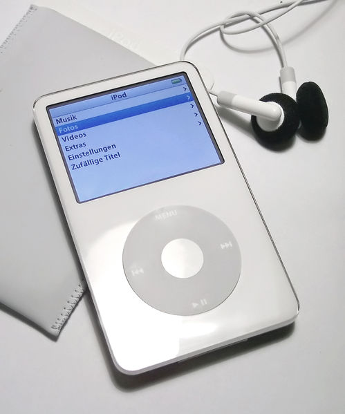 Soubor:Ipod 5th Generation white.jpg