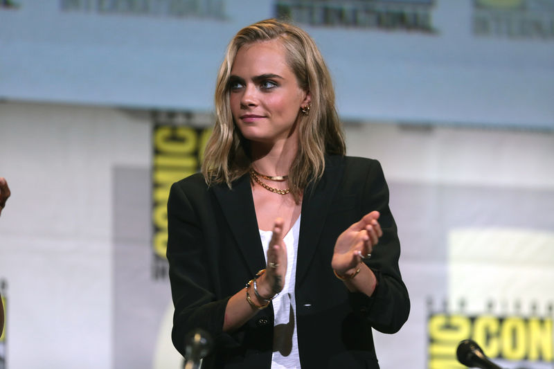 Soubor:Cara Delevingne (28261294080).jpg