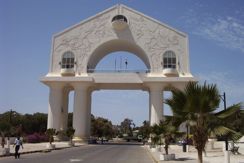 Soubor:Gambia banjul arch22.jpg