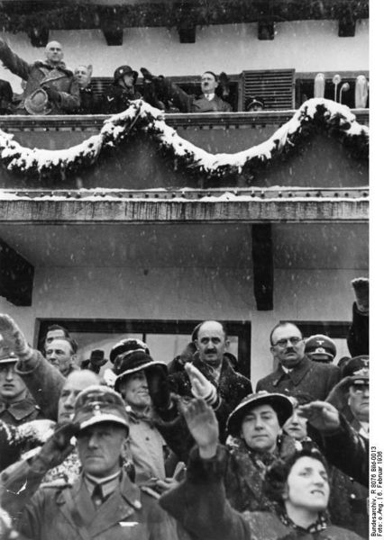 Soubor:Bundesarchiv R 8076 Bild-0013, Olympische Winterspiele.- Eröffnung.jpg