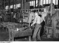 Bundesarchiv B 145 Bild-F003555-0004, Stuttgart-Untertürkheim, Mercedes Autowerk.jpg