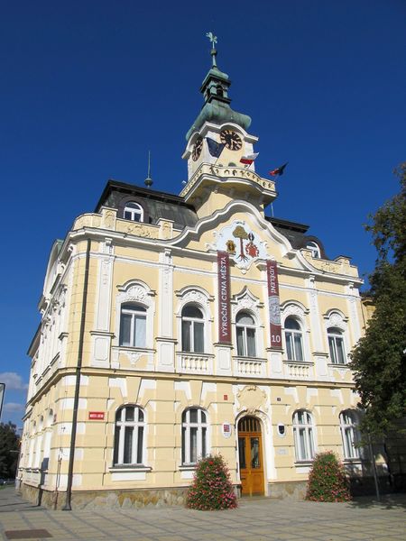 Soubor:Celakovice radnice 1.jpg