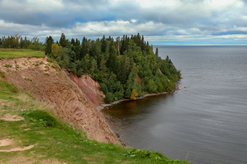 Soubor:Andoma Mountains by the lake Onega in Vologda oblast 01.jpg