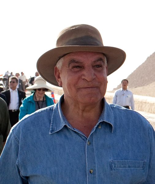 Soubor:Zahi Hawass-2009.jpg