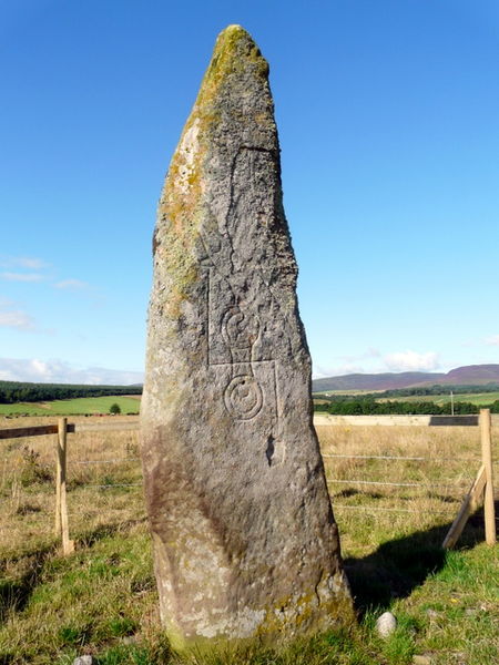 Soubor:"Clach Biorach" (The Pointed Stone), Ardmore - geograph.org.uk - 915406.jpg