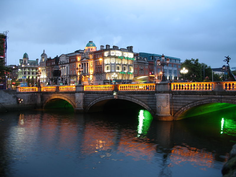 Soubor:Ireland Dublin Night.JPG