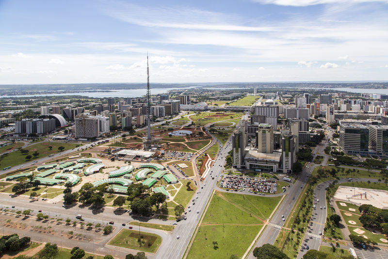 Soubor:Brasilia aerea eixo monumental.jpg