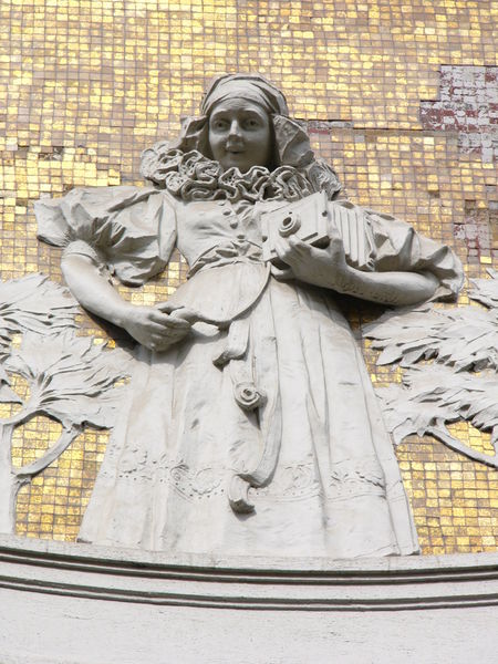 Soubor:Hanacky kroj relief.jpg