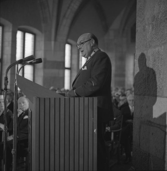 Soubor:Bundesarchiv B 145 Bild-F004455-0005, Karlspreis Aachen, Verleihung an Paul-Henri Spaak.jpg