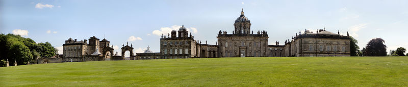 Soubor:CastleHoward-LakeSide.jpg