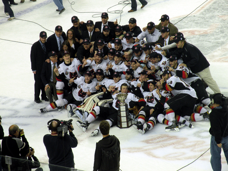 Soubor:Hitmen 2010 WHL Champs.png