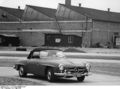 Bundesarchiv B 145 Bild-F003563-0003, Stuttgart-Untertürkheim, Mercedes Autowerk.jpg