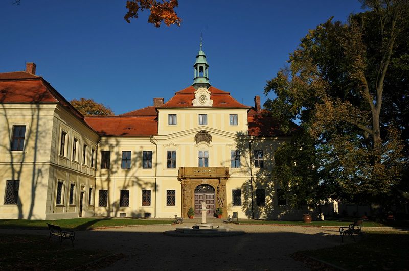 Soubor:Castle Mirosov 1.JPG