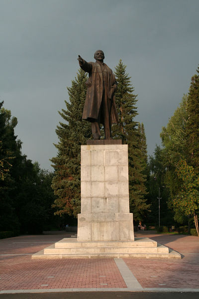 Soubor:Gorno-altajsk 02 lenin.jpg