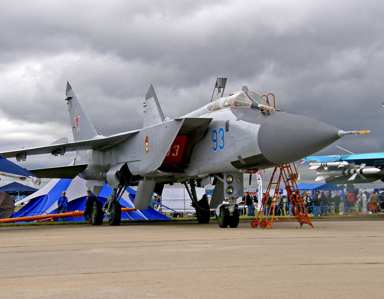 Soubor:Mikoyan-Gurevich MiG-31 at 2009 MAKS.jpg